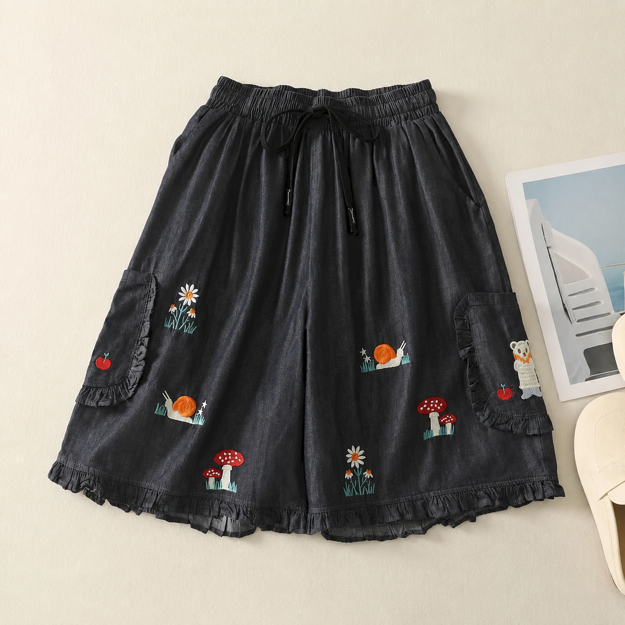 Meadow Embroidered Short