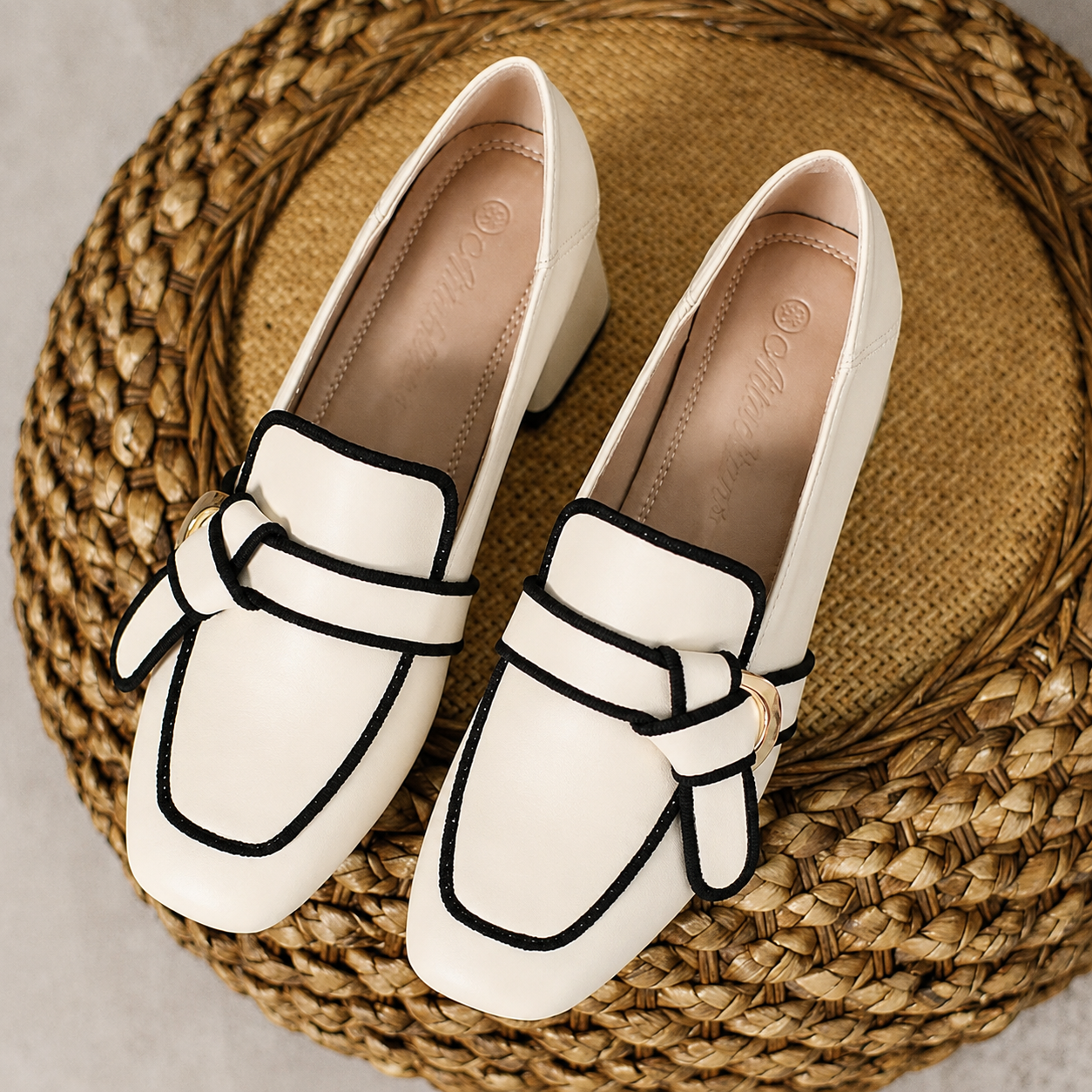 Vittoria Square-Toe Pumps