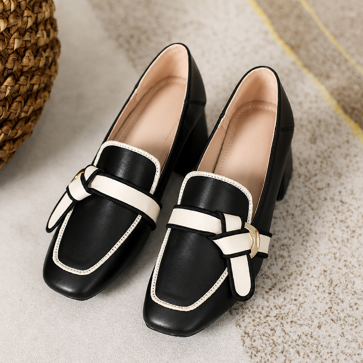 Vittoria Square-Toe Pumps
