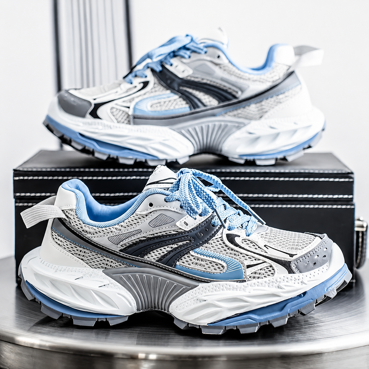 Ryder Sneakers