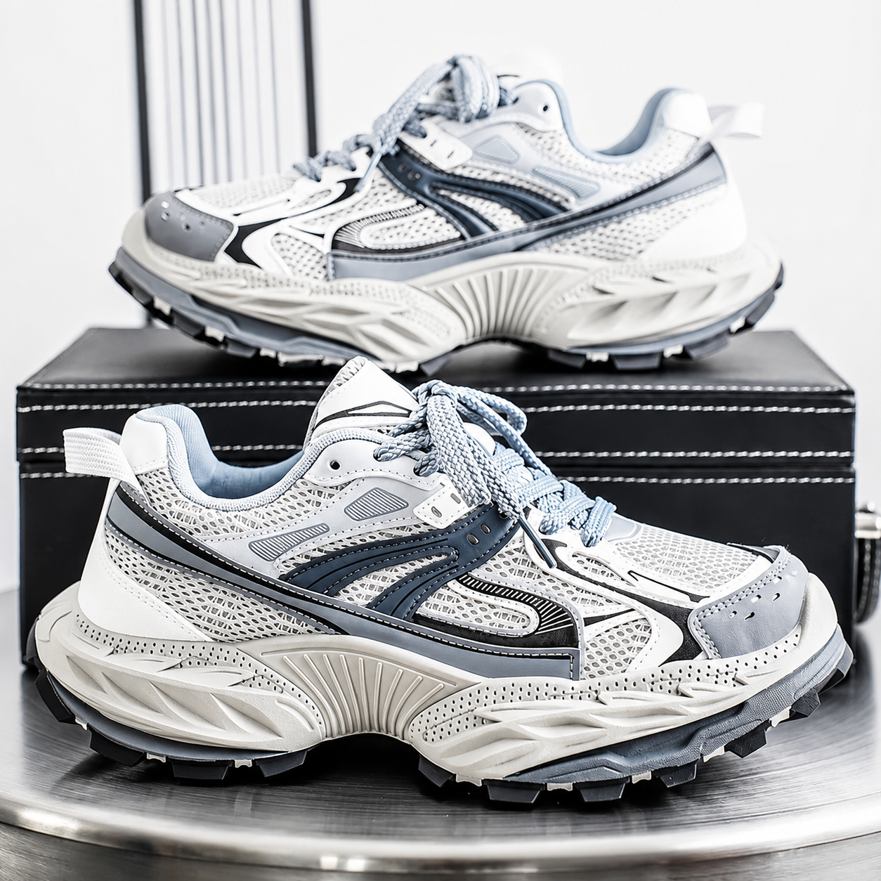Ryder Sneakers
