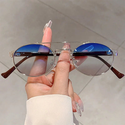 Nia Oval Shade