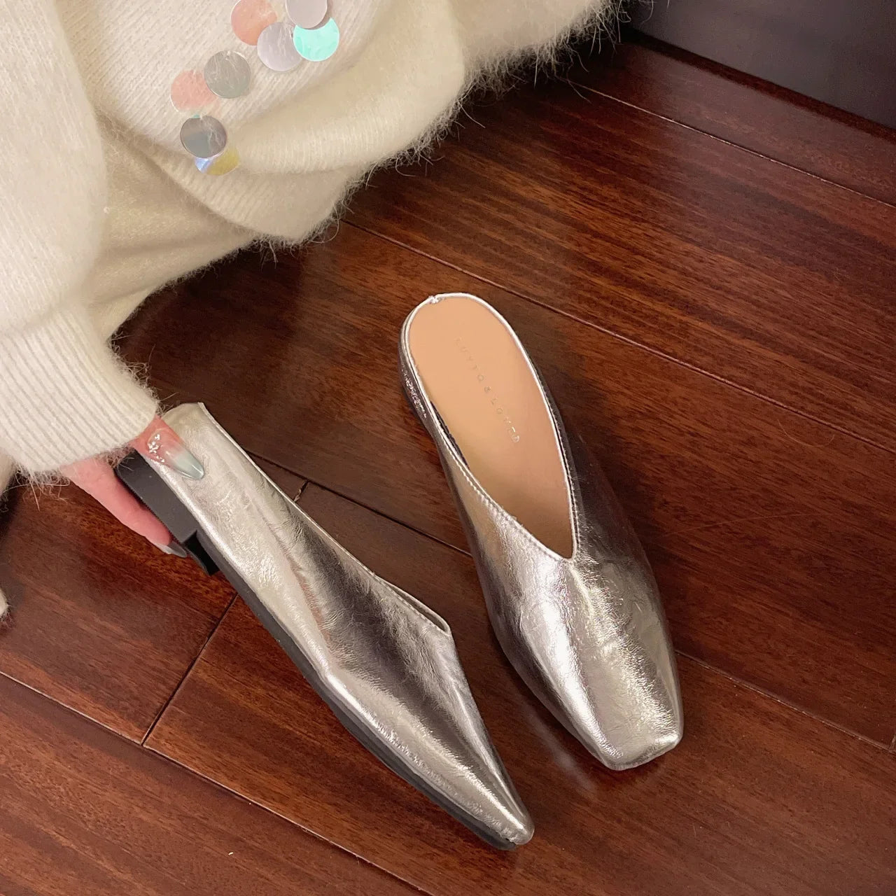 Mia Retro Slippers