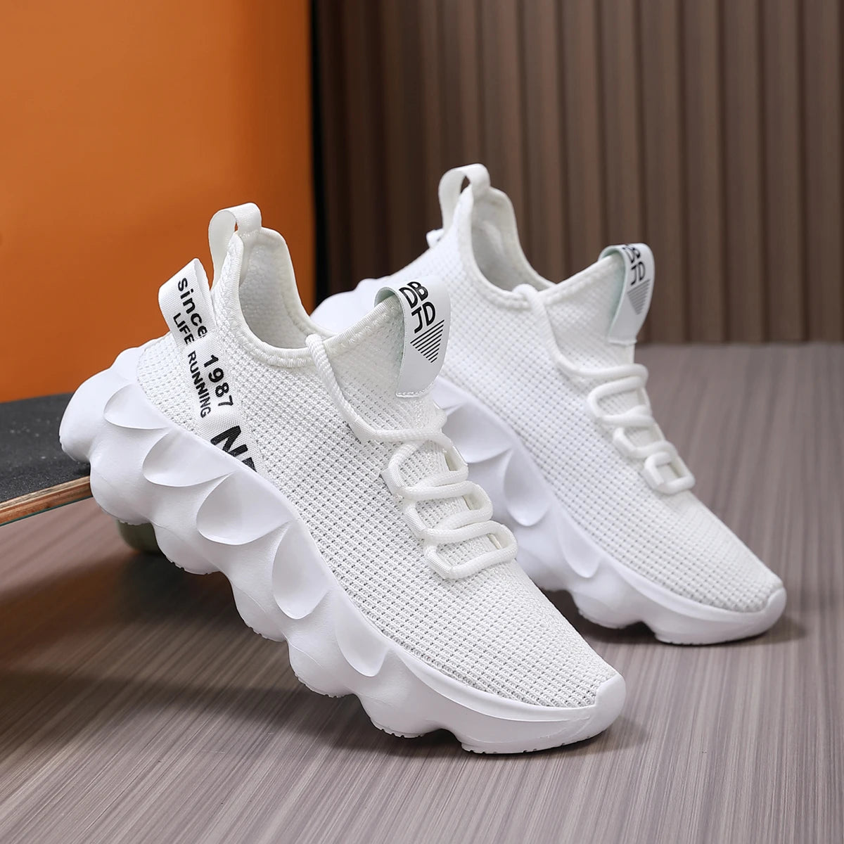 Genesis 2.0 Comfort Sneakers