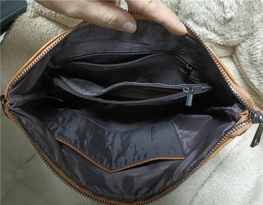 Holt Eyelet Clutch
