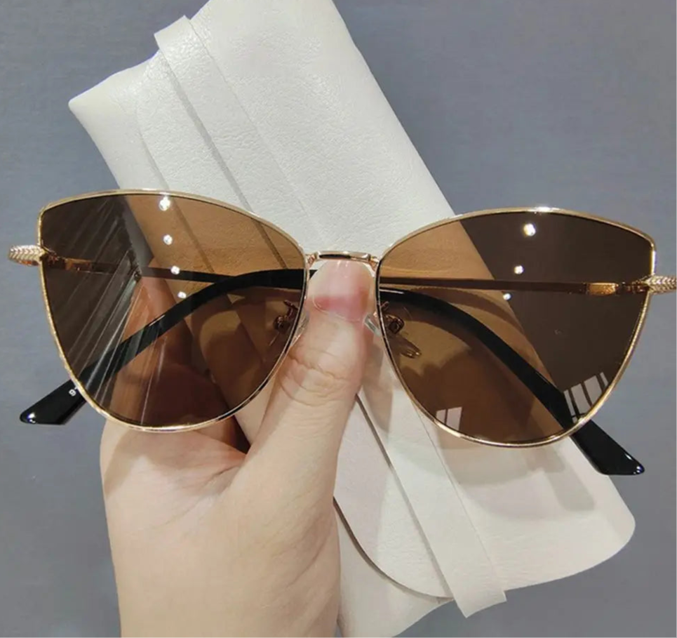 Zara Cat Eye Shade