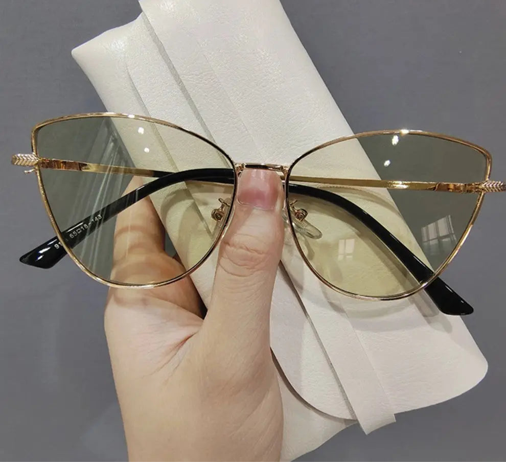 Zara Cat Eye Shade