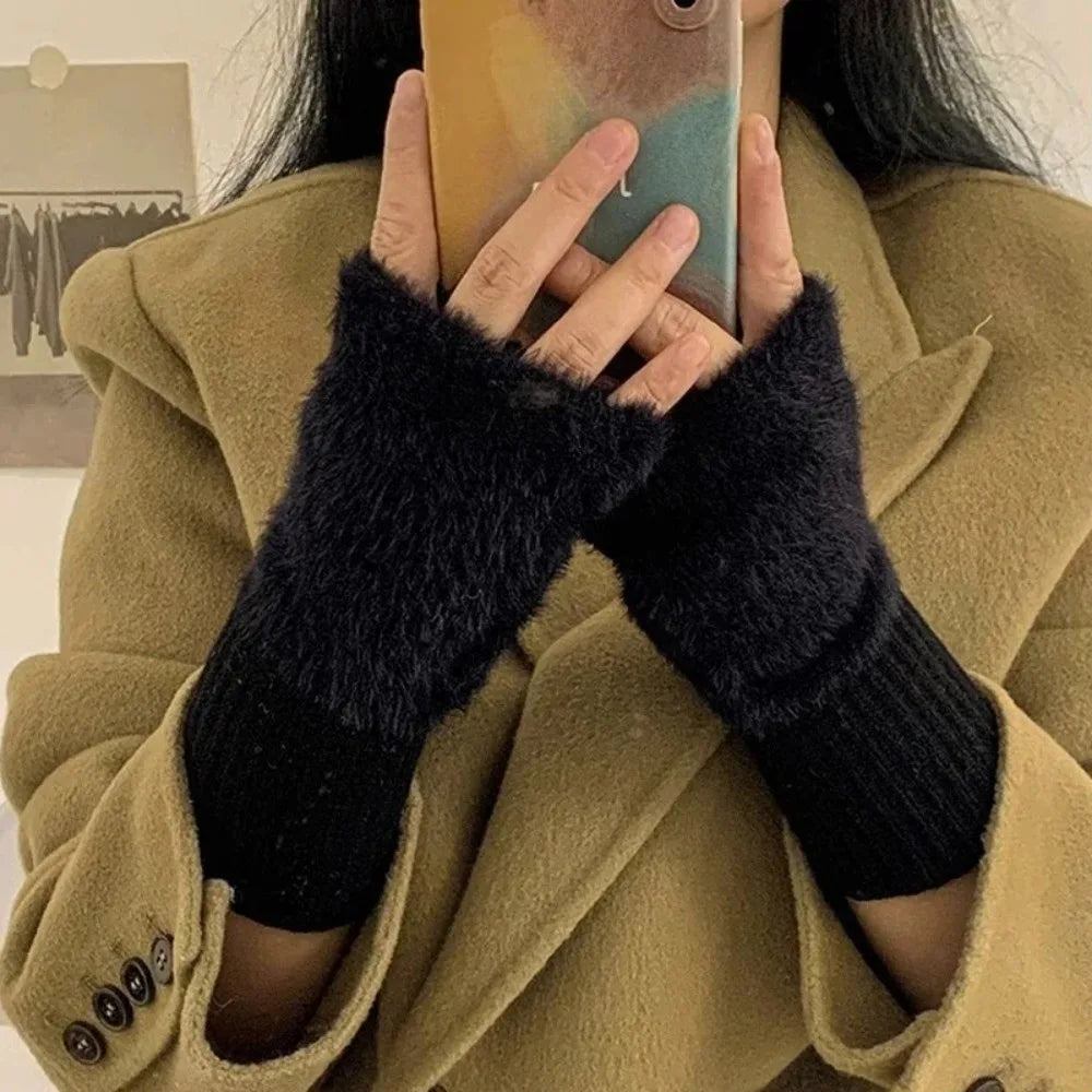Luna Soft Half-Finger Gloves