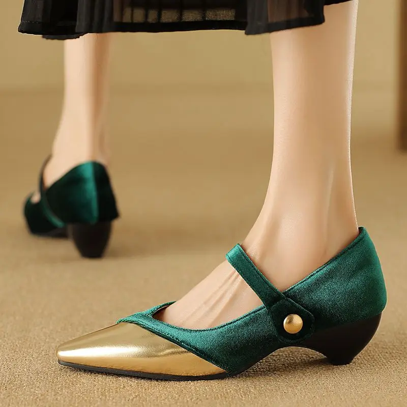 Goldtip Velvet Pump