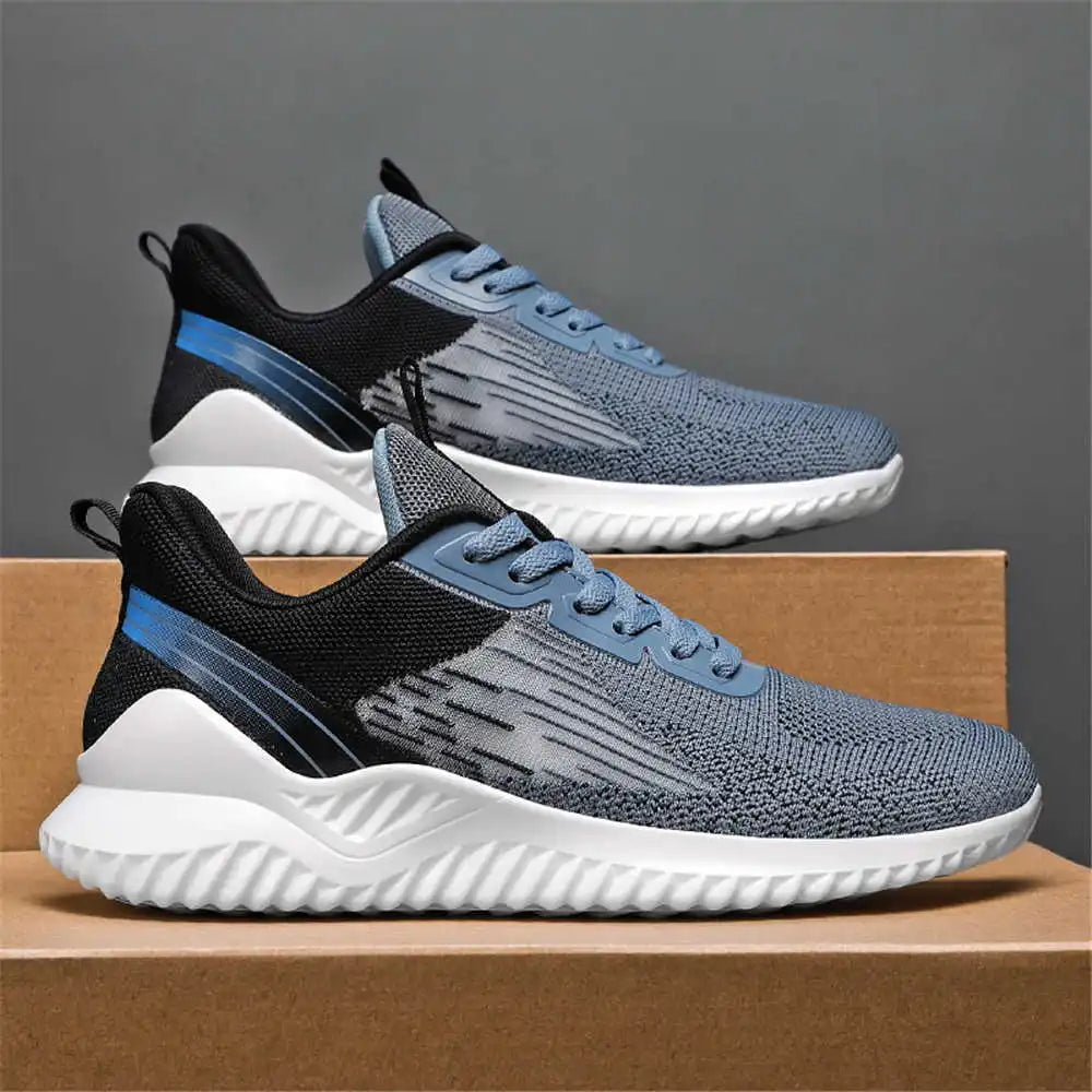 TR-5 Knit Trainer