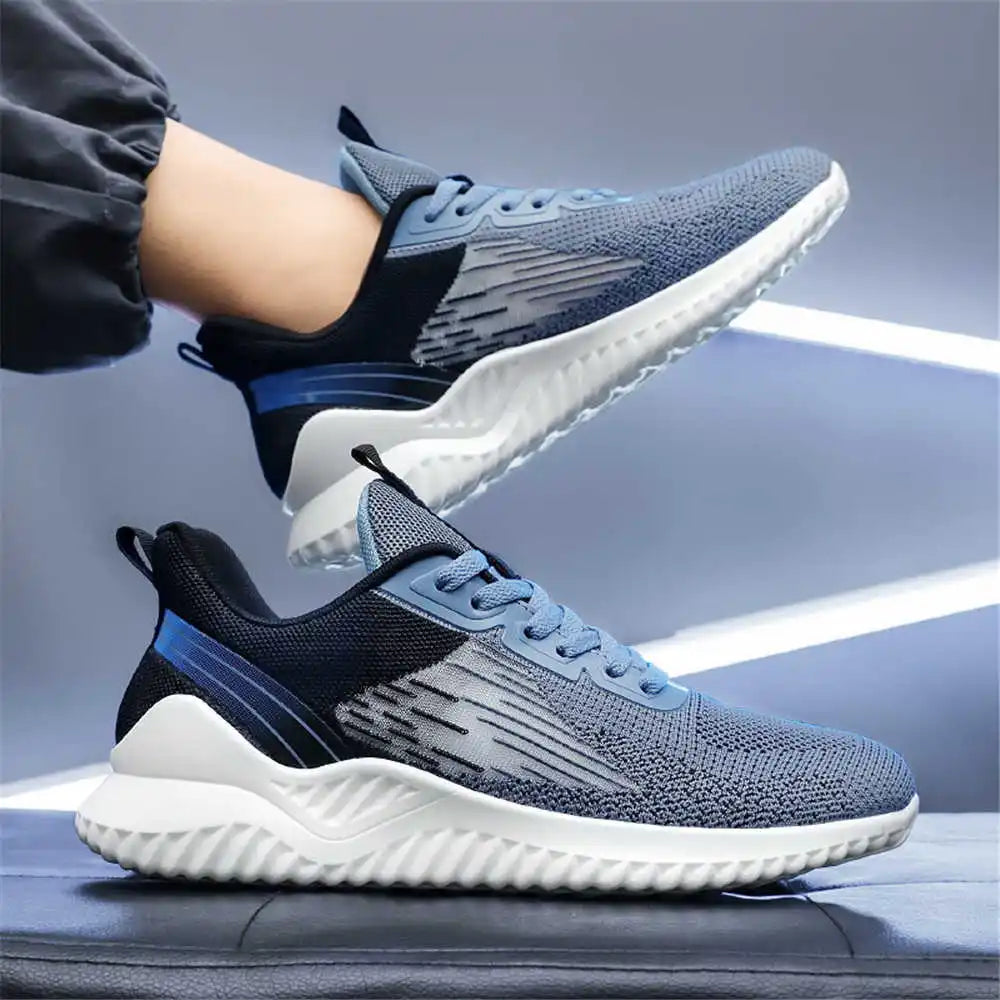 TR-5 Knit Trainer