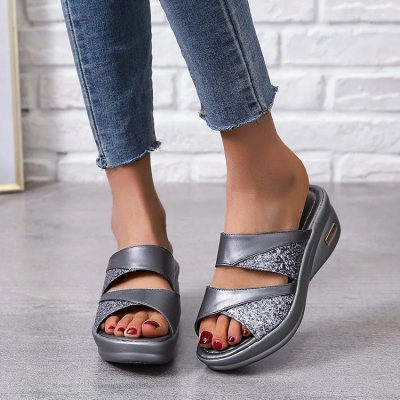 Lumi Comfort Slides
