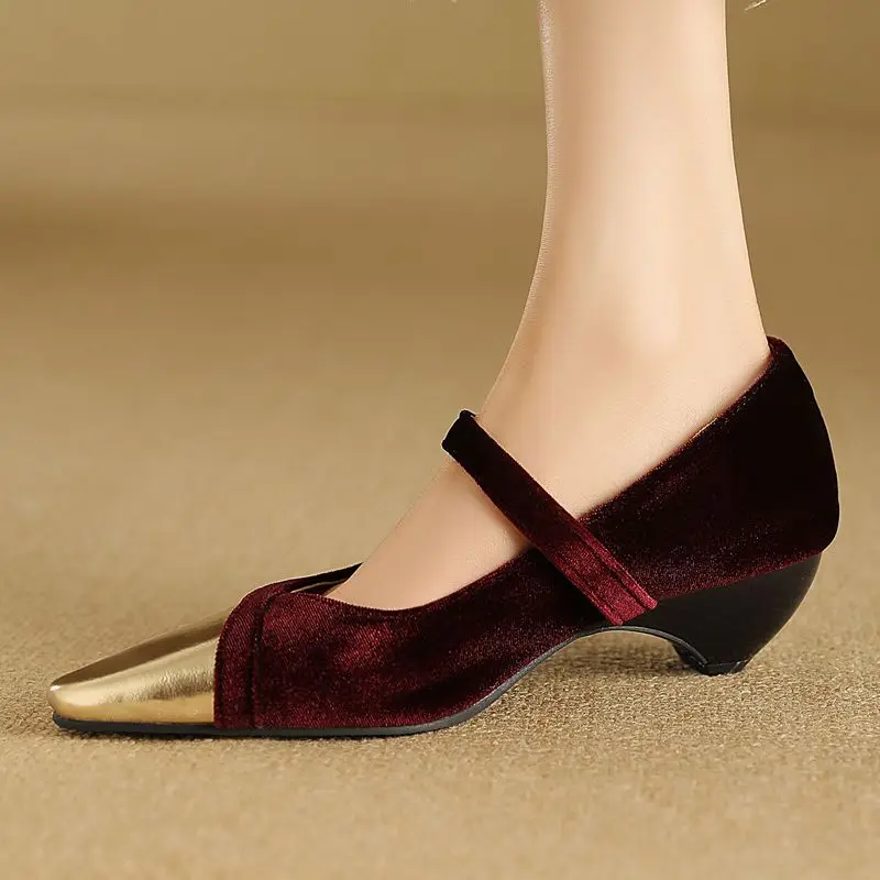 Goldtip Velvet Pump