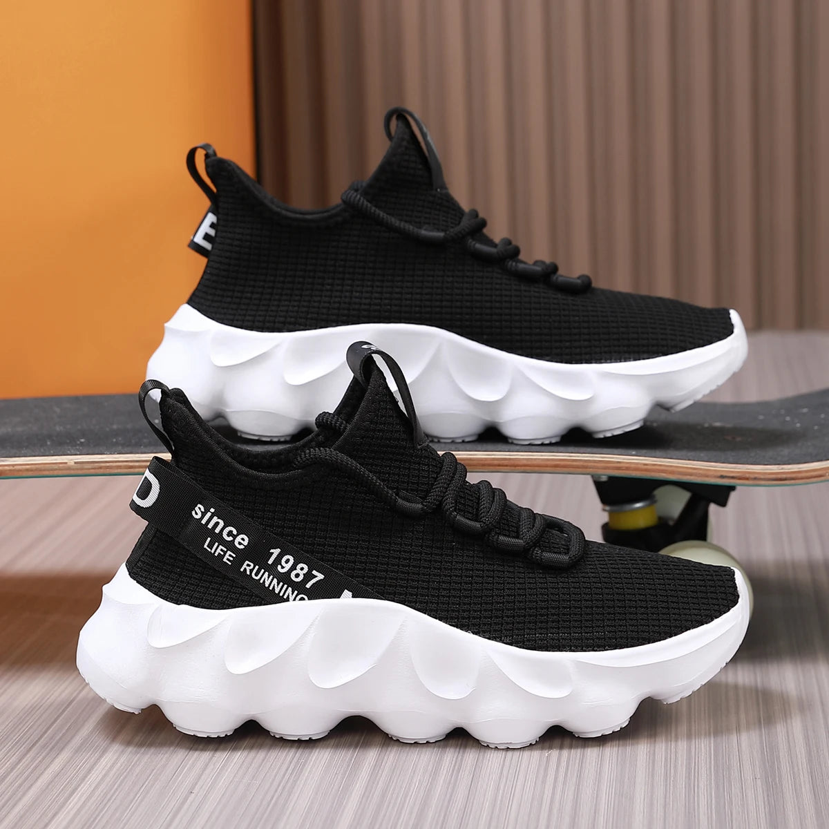 Genesis 2.0 Comfort Sneakers