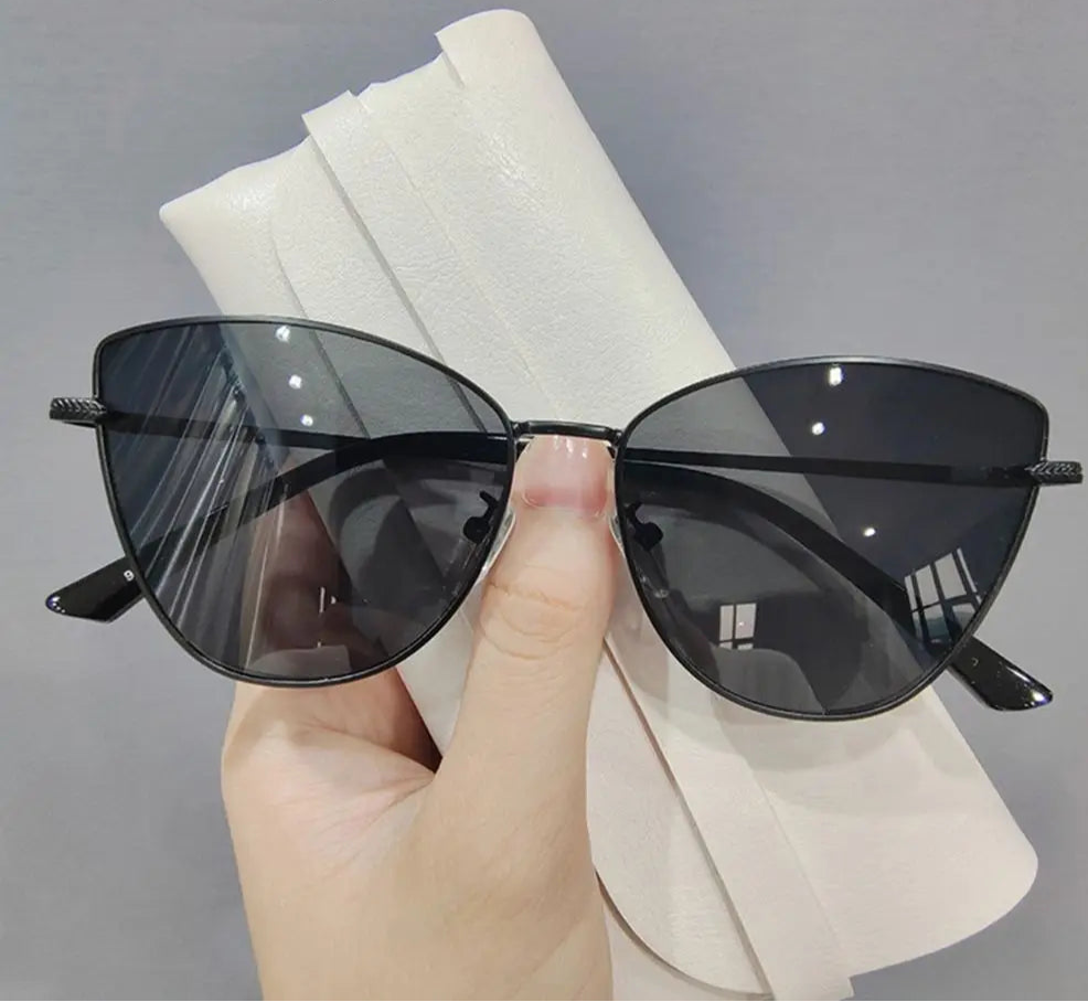 Zara Cat Eye Shade