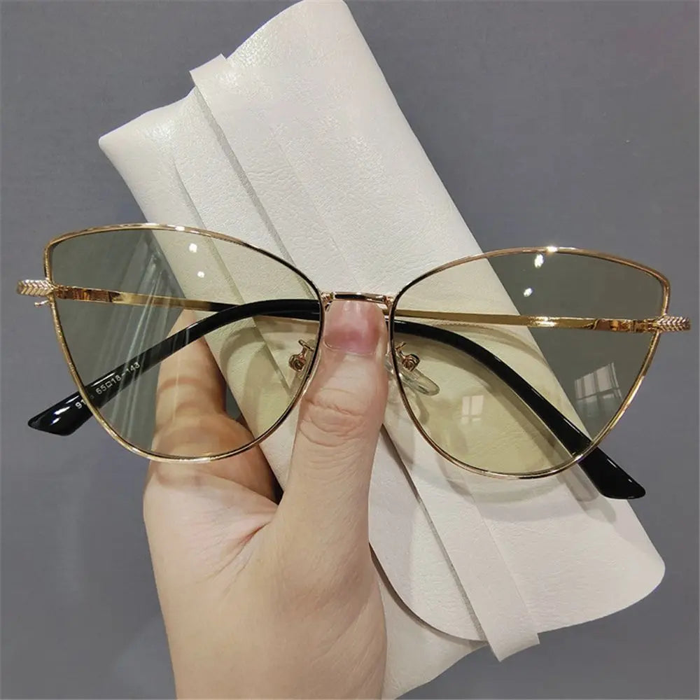 Zara Cat Eye Shade