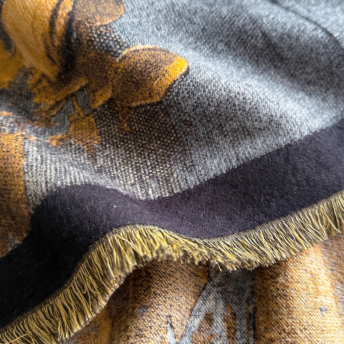 Giovanna Cashmere Floral Jacquard Poncho